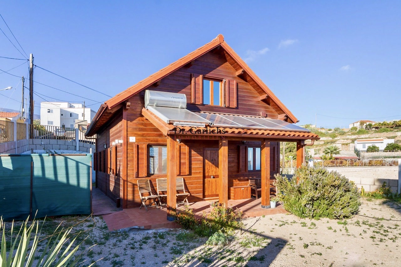 Fasnia: Modernes Holzhaus mit Solar/Fotovoltaik