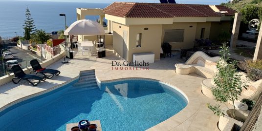 Refurbished villa in El Sauzal with lift and pool