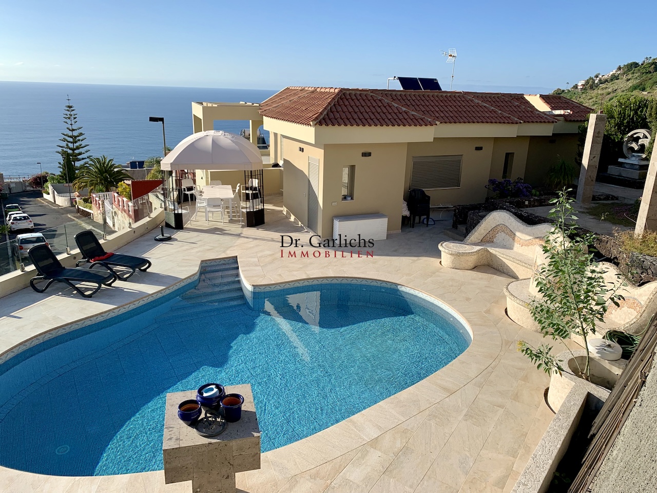 Villa mit Pool, Aufzug und Einlieger-Wohnung