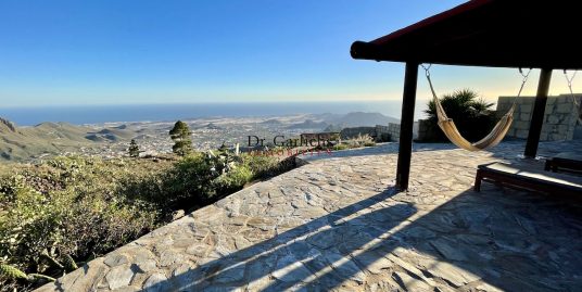 Arona: High-end finca with guest unit