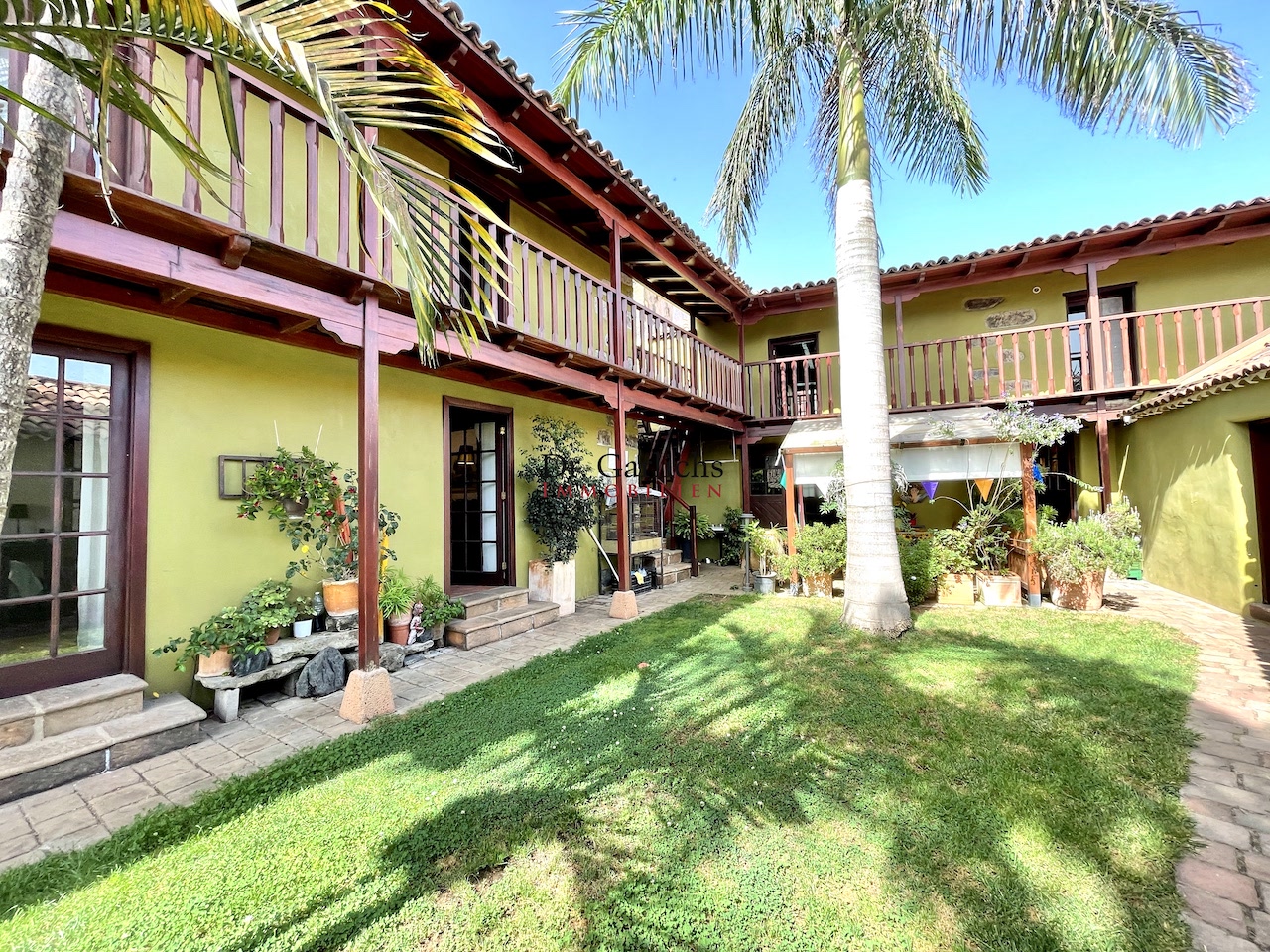 Patio house with 4 units in La Guancha