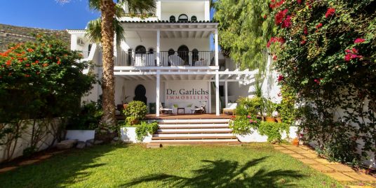 High-quality villa with views over Santa Cruz