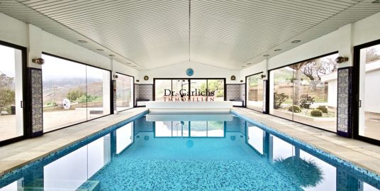 High-quality villa above the capital Santa Cruz