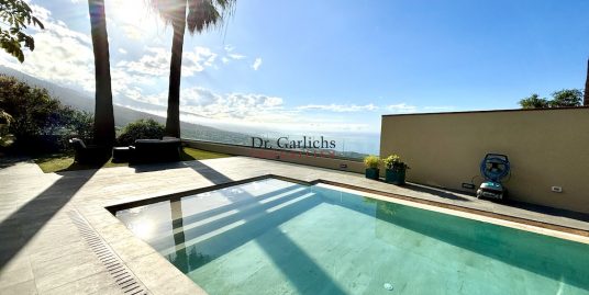 House with heated pool and beautiful views