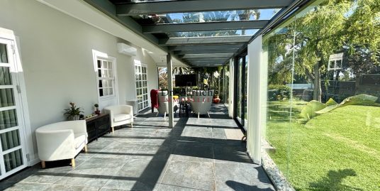 Fantastic residence next to the golf course