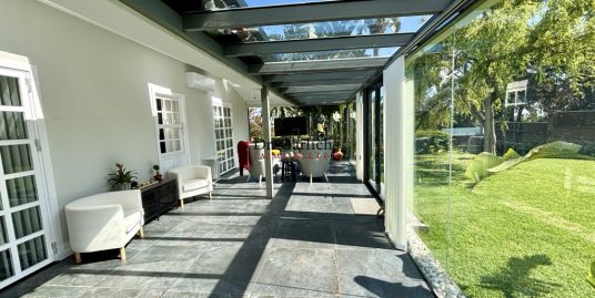 Fantastic residence next to the golf course